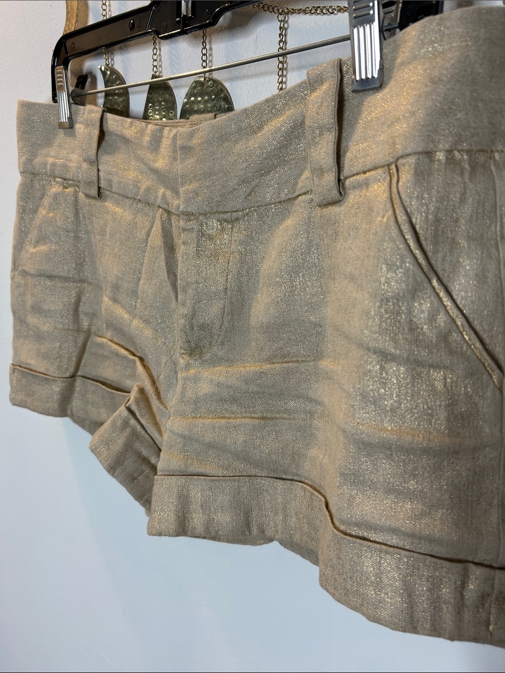 Alice + Olivia Metallic Gold Linen Blend Shorts - Picture 4 of 6